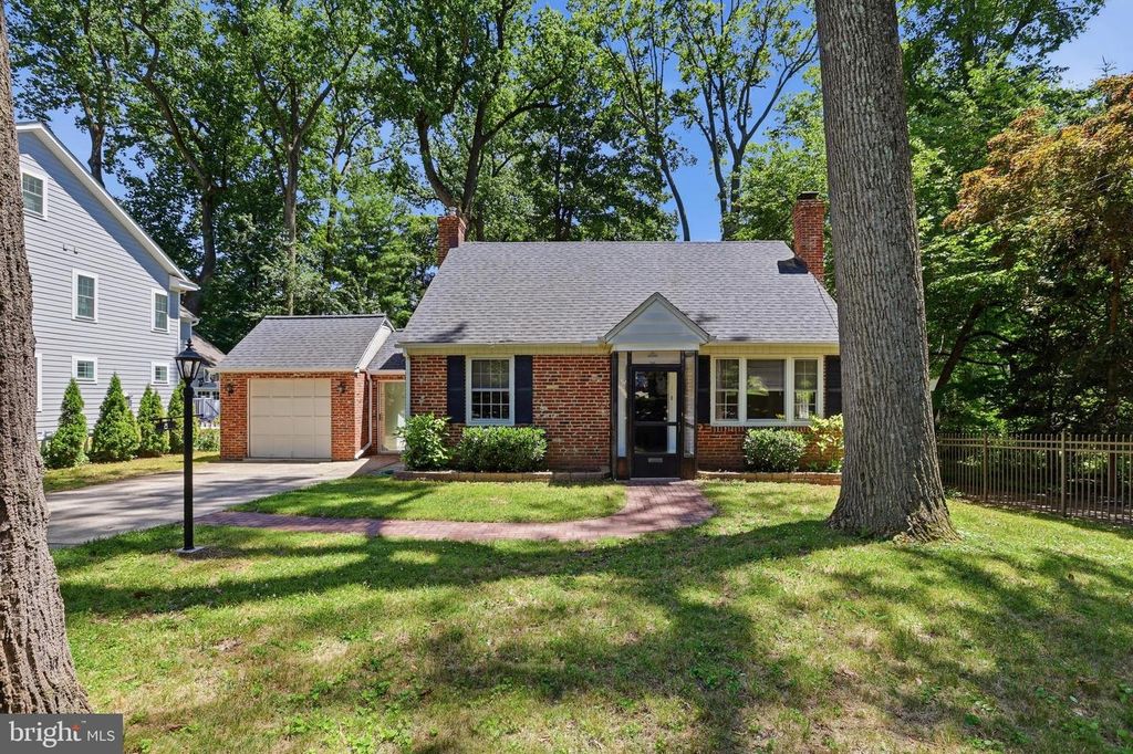 8 SABINE AVE, Narberth, PA 19072