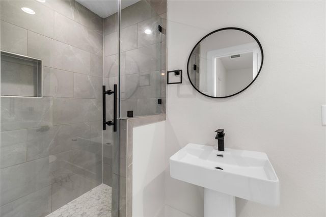 947 Green Meadow Street B, Houston, TX 77091