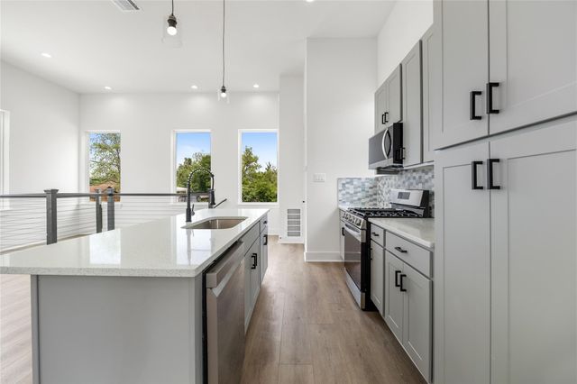 947 Green Meadow Street B, Houston, TX 77091