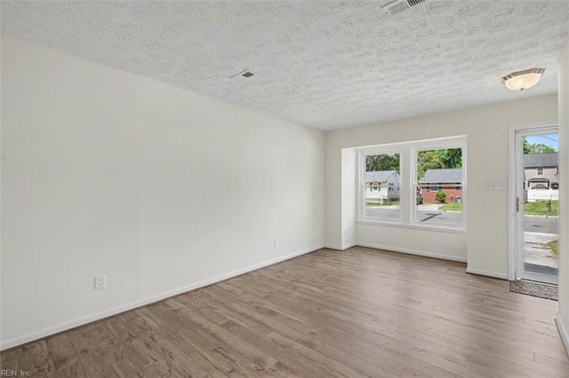 641 Ridgeway AVE, Hampton, VA 23661