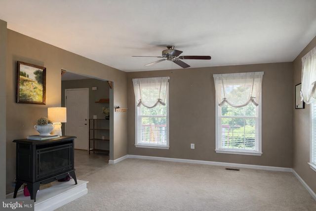 33 BOGEY LN, Bumpass, VA 23024