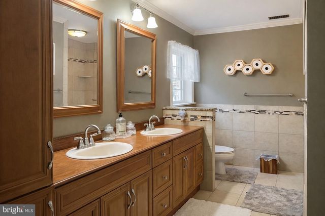 33 BOGEY LN, Bumpass, VA 23024