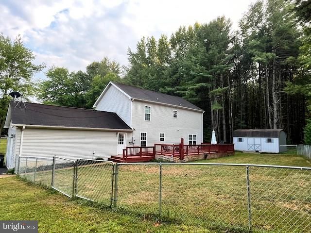 33 BOGEY LN, Bumpass, VA 23024