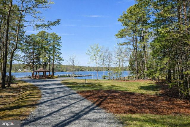 33 BOGEY LN, Bumpass, VA 23024