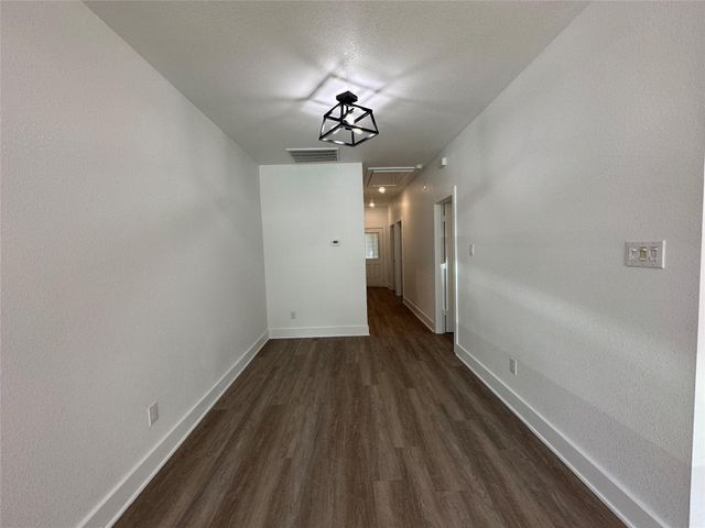 243 Broadhurst Drive B, Houston, TX 77047