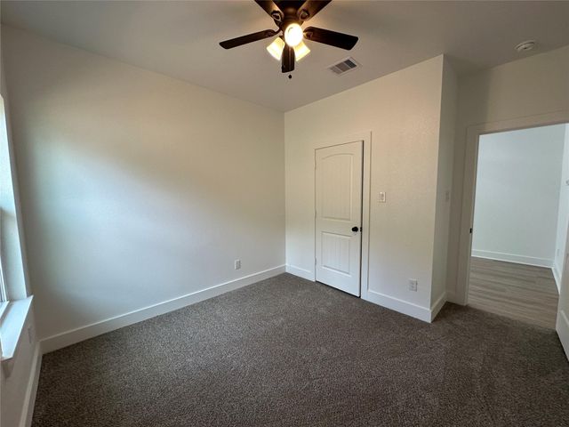 243 Broadhurst Drive B, Houston, TX 77047