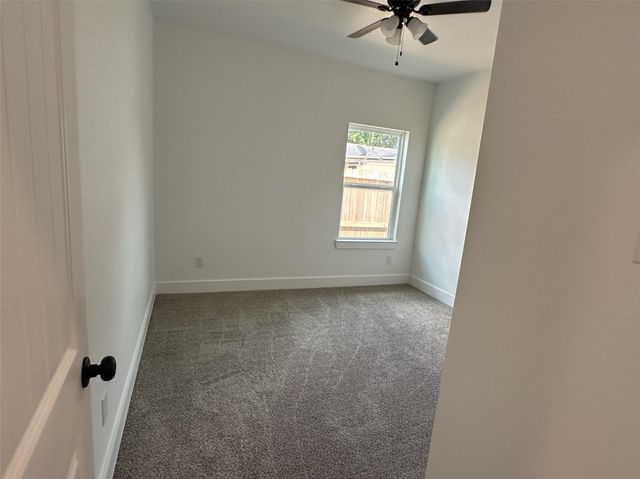 243 Broadhurst Drive B, Houston, TX 77047