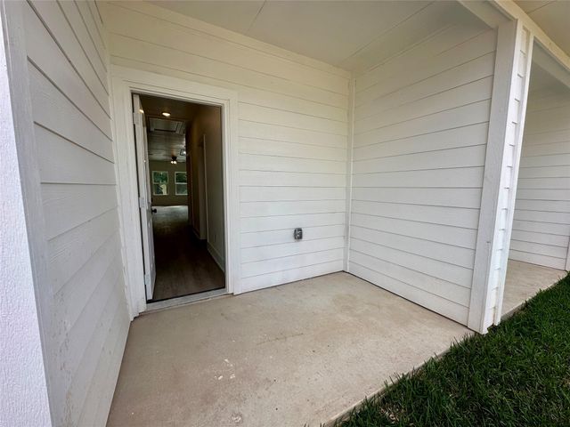 243 Broadhurst Drive B, Houston, TX 77047