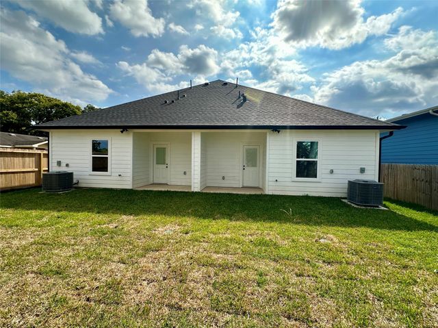 243 Broadhurst Drive B, Houston, TX 77047