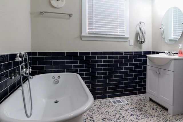 2015 Avenue L, Galveston, TX 77550