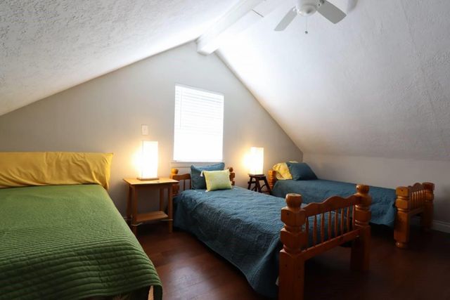 2015 Avenue L, Galveston, TX 77550