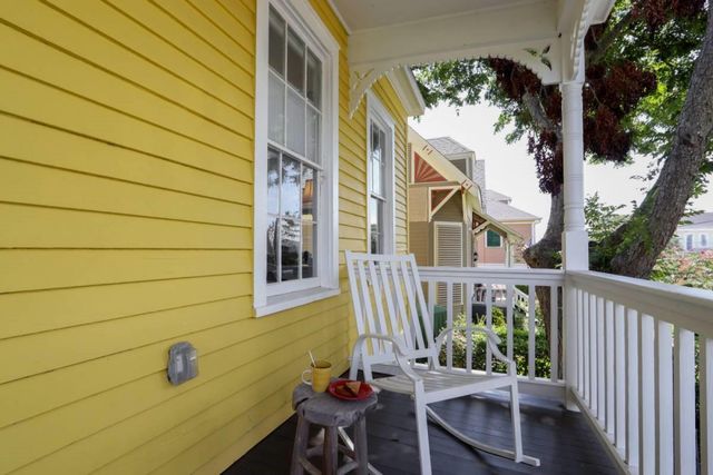 2015 Avenue L, Galveston, TX 77550