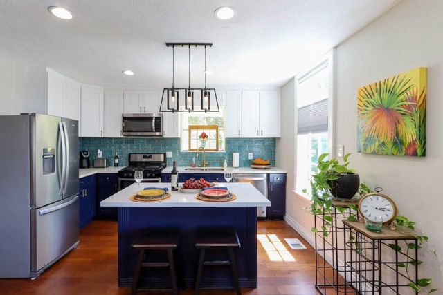 2015 Avenue L, Galveston, TX 77550