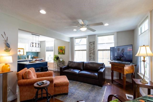 2015 Avenue L, Galveston, TX 77550