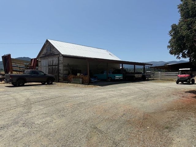 6181 Lower River Road, Grants Pass, OR 97526