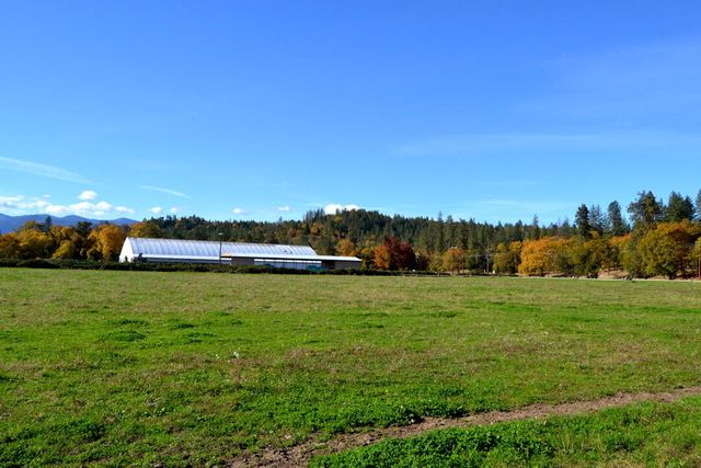 6181 Lower River Road, Grants Pass, OR 97526