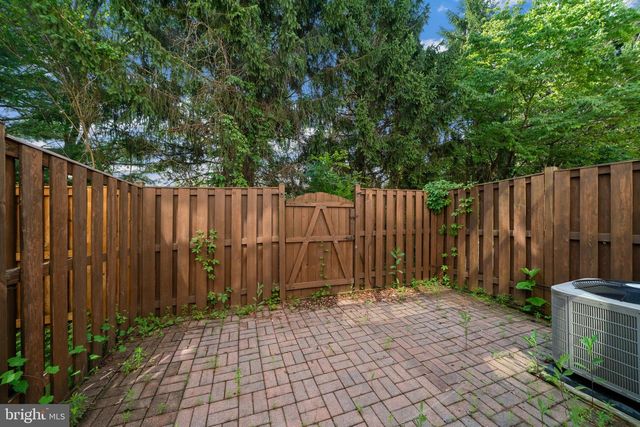 18613 VILLAGE FOUNTAIN DR, Gaithersburg, MD 20874