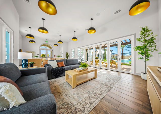 555 Via Vallarta, Camarillo, CA 93012