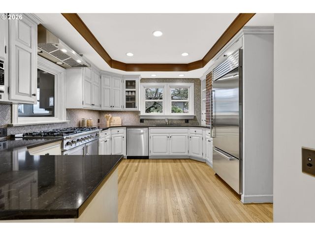 782 Nw POWHATAN Ter, Portland, OR 97210