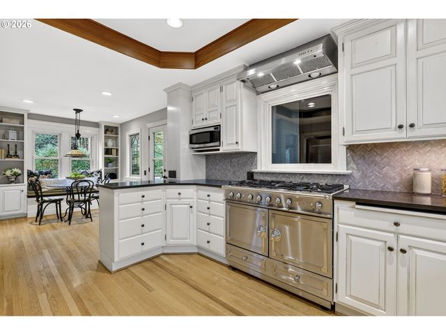 782 Nw POWHATAN Ter, Portland, OR 97210