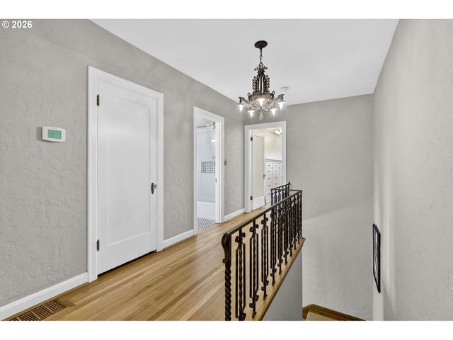 782 Nw POWHATAN Ter, Portland, OR 97210