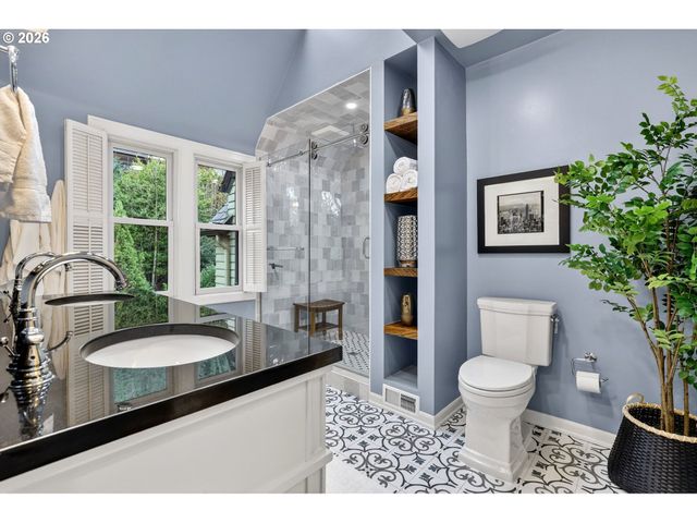 782 Nw POWHATAN Ter, Portland, OR 97210