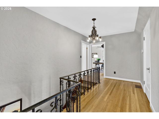 782 Nw POWHATAN Ter, Portland, OR 97210