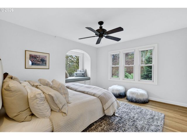 782 Nw POWHATAN Ter, Portland, OR 97210