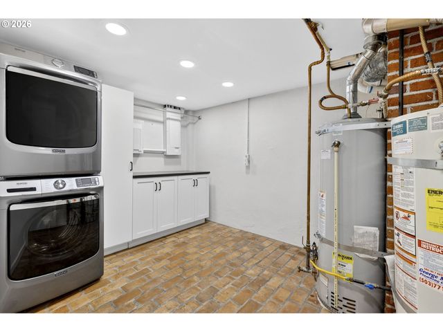 782 Nw POWHATAN Ter, Portland, OR 97210