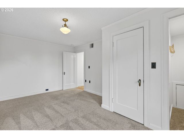 782 Nw POWHATAN Ter, Portland, OR 97210