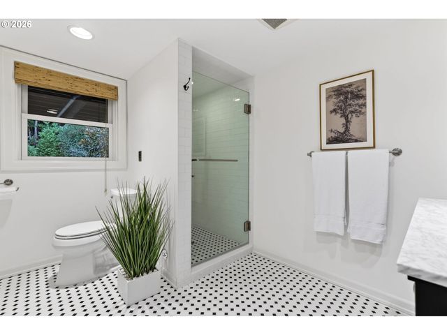 782 Nw POWHATAN Ter, Portland, OR 97210