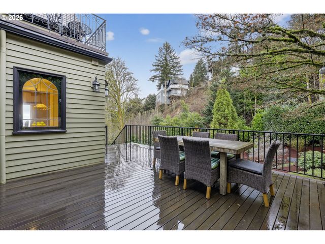 782 Nw POWHATAN Ter, Portland, OR 97210