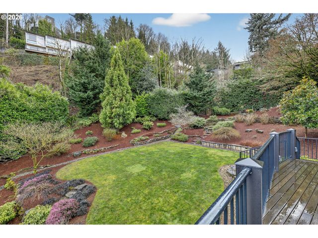 782 Nw POWHATAN Ter, Portland, OR 97210