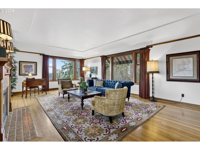 782 Nw POWHATAN Ter, Portland, OR 97210