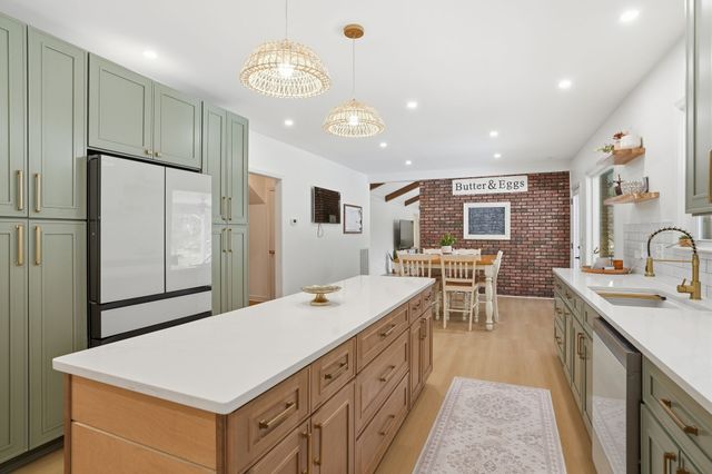 218 Spring Valley Rd, Hendersonville, TN 37075