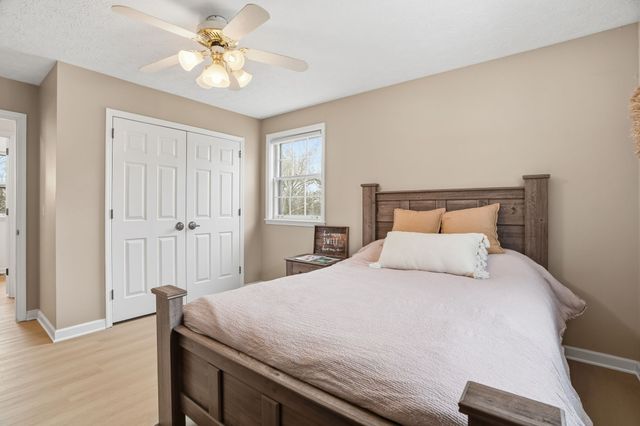 218 Spring Valley Rd, Hendersonville, TN 37075