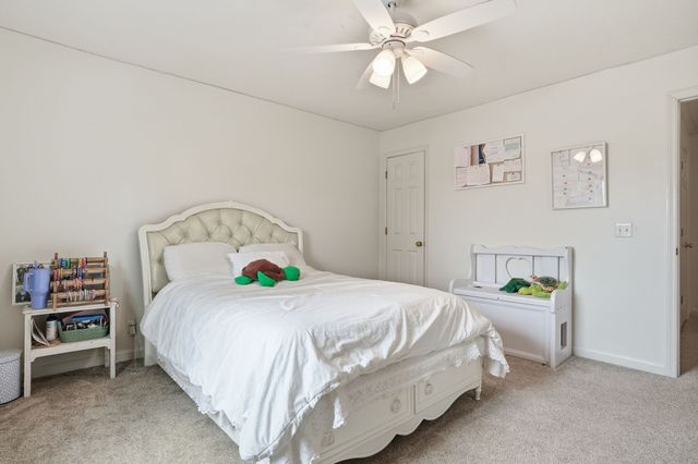 218 Spring Valley Rd, Hendersonville, TN 37075