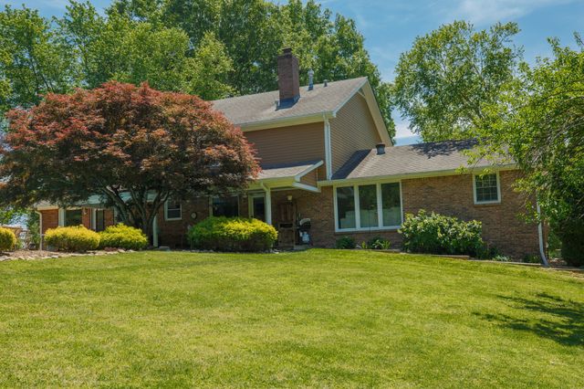 218 Spring Valley Rd, Hendersonville, TN 37075