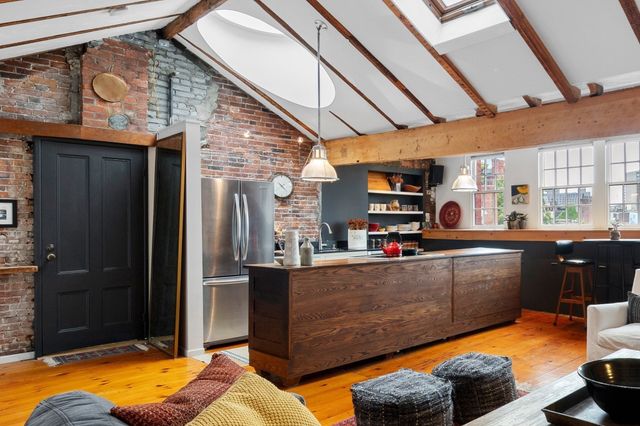 1-3 Chestnut 5B, Boston, MA 02108