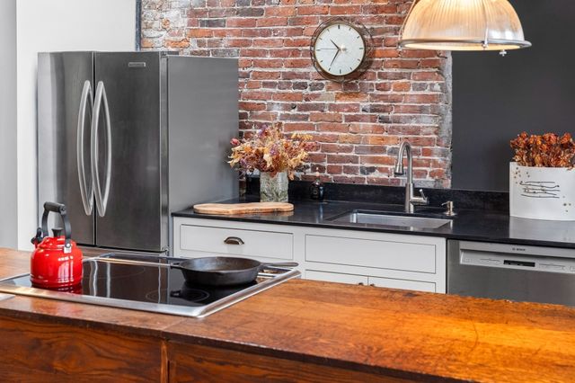 1-3 Chestnut 5B, Boston, MA 02108
