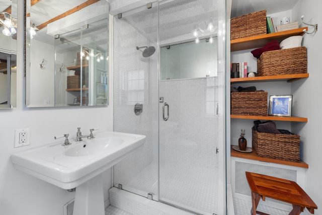 1-3 Chestnut 5B, Boston, MA 02108