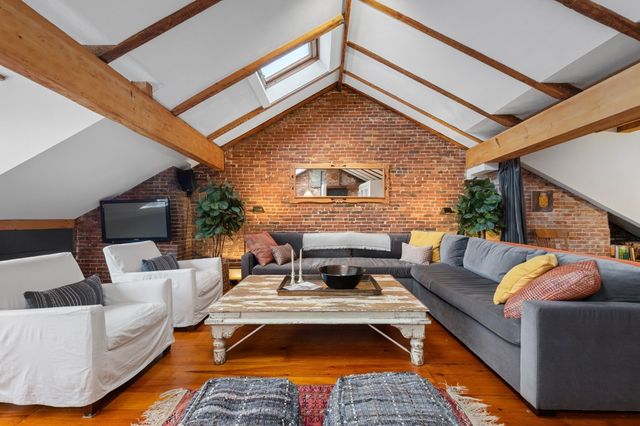 1-3 Chestnut 5B, Boston, MA 02108