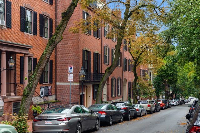 1-3 Chestnut 5B, Boston, MA 02108