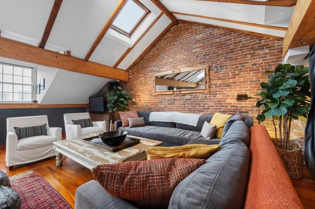1-3 Chestnut 5B, Boston, MA 02108