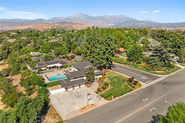 30746 E Sunset Drive, Redlands, CA 92373