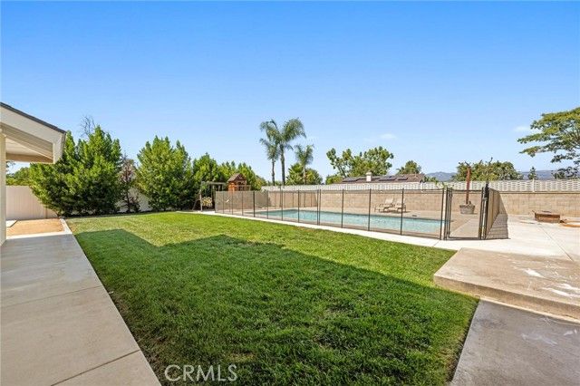 30746 E Sunset Drive, Redlands, CA 92373