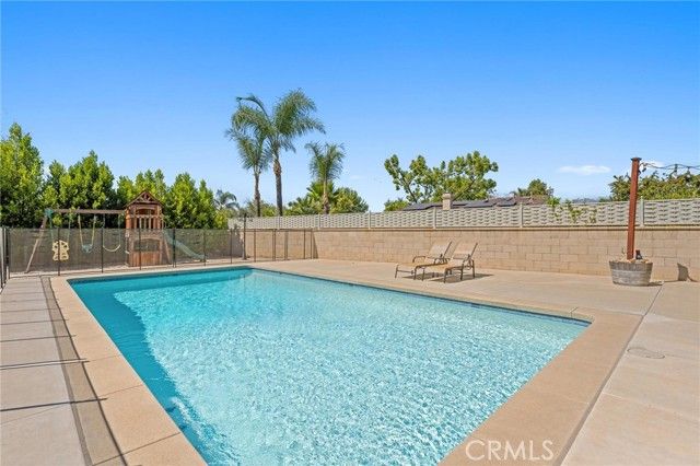30746 E Sunset Drive, Redlands, CA 92373