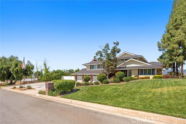 30746 E Sunset Drive, Redlands, CA 92373