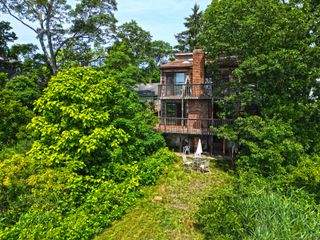 25 Summer Place, Milford, CT 06460
