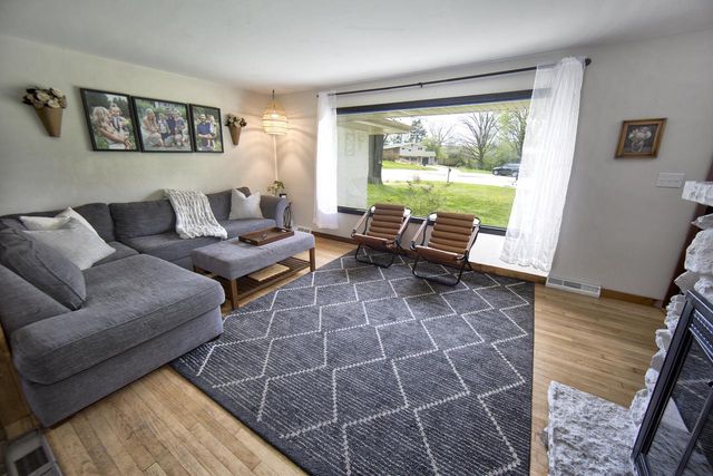 N68W13722 Bay Ridge COURT, Menomonee Falls, WI 53051